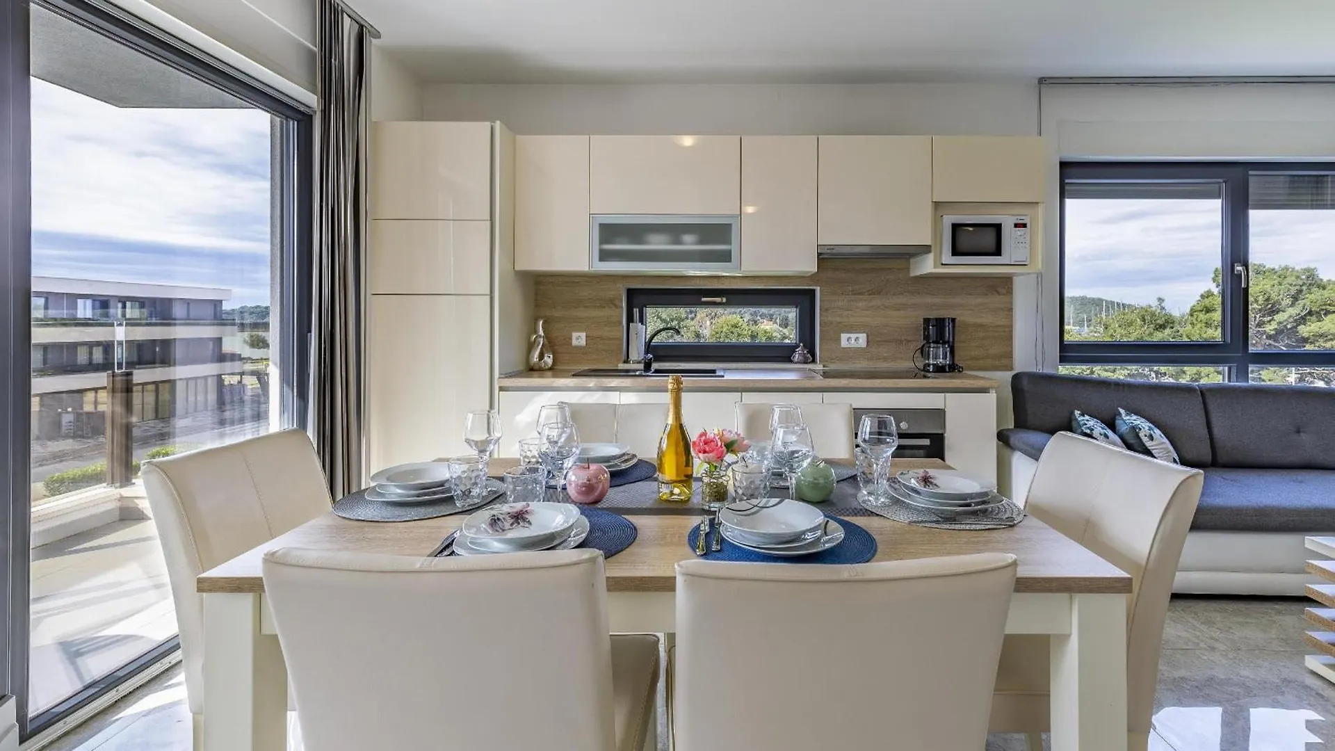 מדולין Sea View Bijeca Apartments 0*,